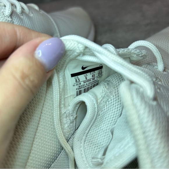 Nike Roshe Run Running Shoes 844994-100 Womens sz 8.5 - white - Picture 6 of 6